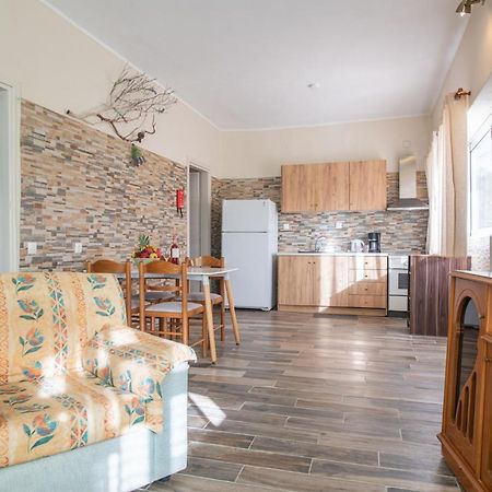 Villa Stelios Stone House Sinarades à Kouramádes Extérieur photo