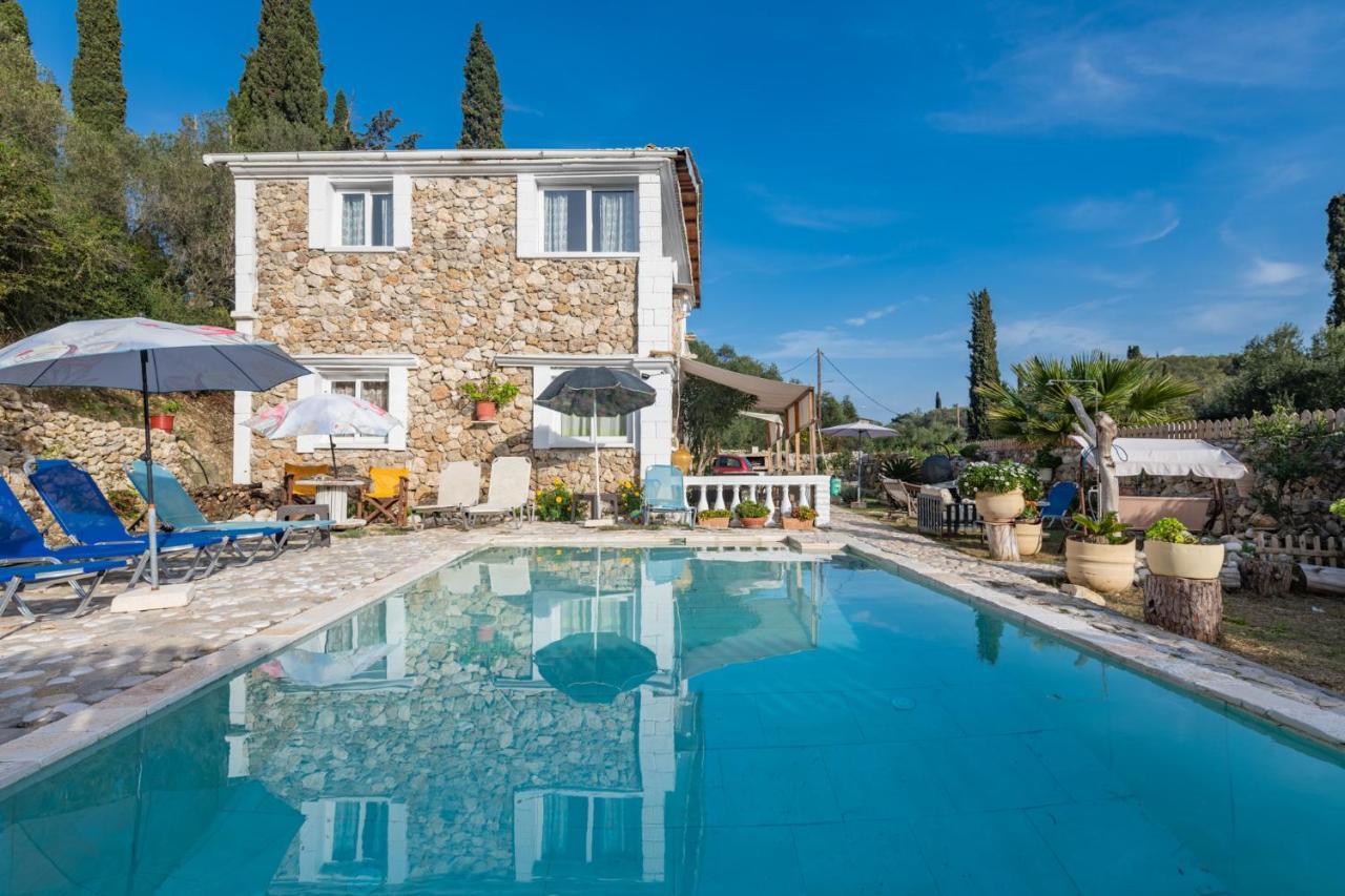 Villa Stelios Stone House Sinarades à Kouramádes Extérieur photo