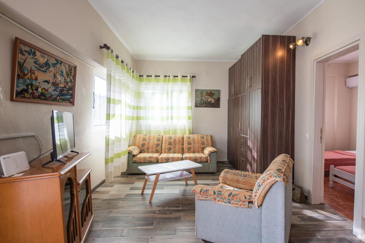 Villa Stelios Stone House Sinarades à Kouramádes Extérieur photo