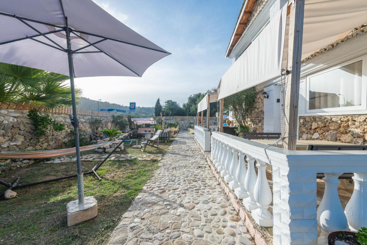 Villa Stelios Stone House Sinarades à Kouramádes Extérieur photo