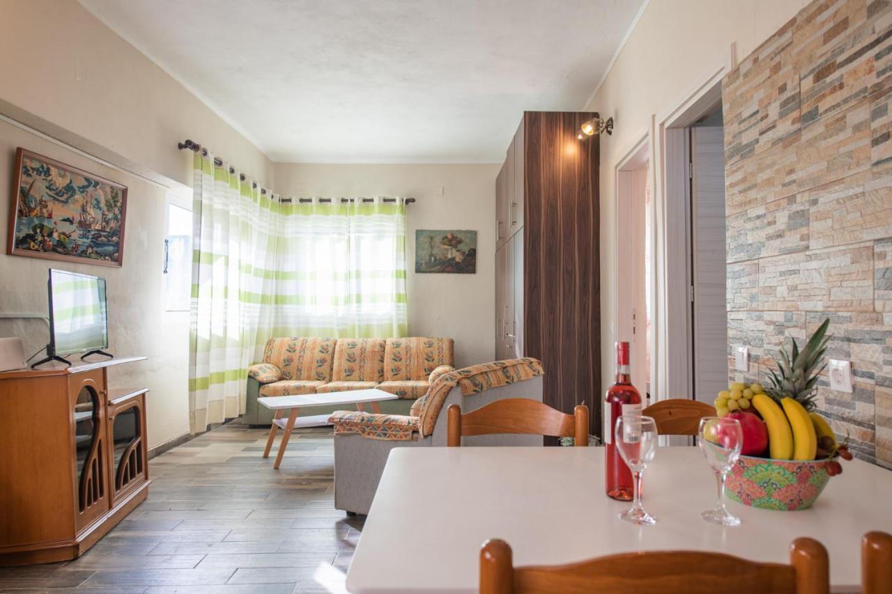 Villa Stelios Stone House Sinarades à Kouramádes Extérieur photo