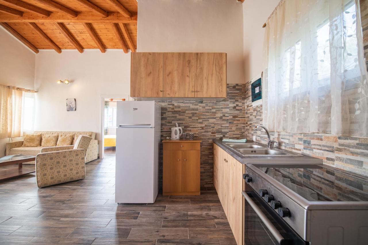 Villa Stelios Stone House Sinarades à Kouramádes Extérieur photo
