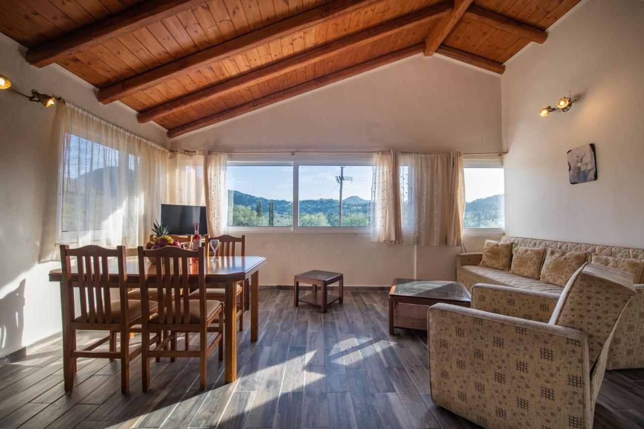 Villa Stelios Stone House Sinarades à Kouramádes Extérieur photo